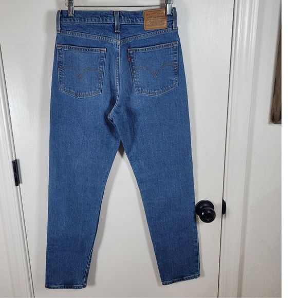 Levi's Premium Wedgie Straight Jeans Size 25 Button Fly Medium Wash High Rise - Picture 7 of 10